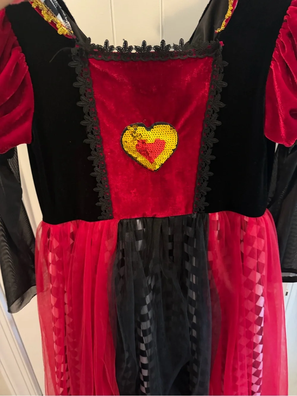 Girls Queen of Hearts Kids Costume Dress. Size Large- fits 12-14
